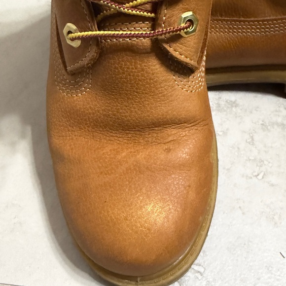 Timberland Women’s 6” Wheat Nubuck Leather Boots - Picture 6 of 11